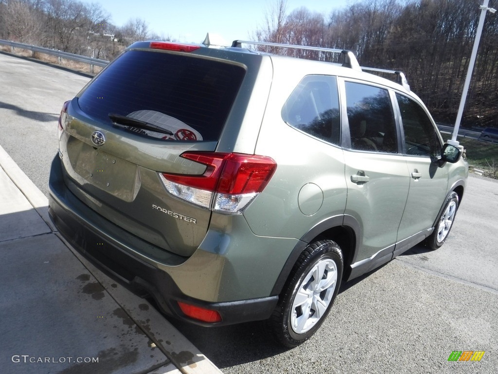 2019 Forester 2.5i - Jasper Green Metallic / Gray photo #18