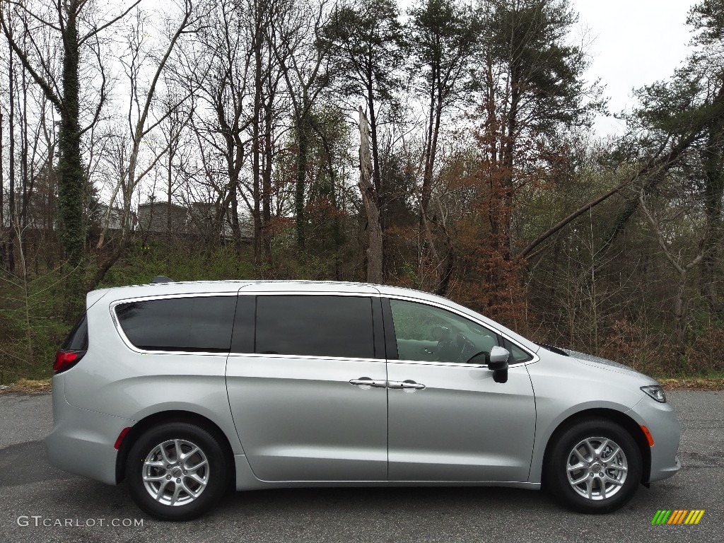 Silver Mist 2023 Chrysler Pacifica Touring L Exterior Photo #145731556