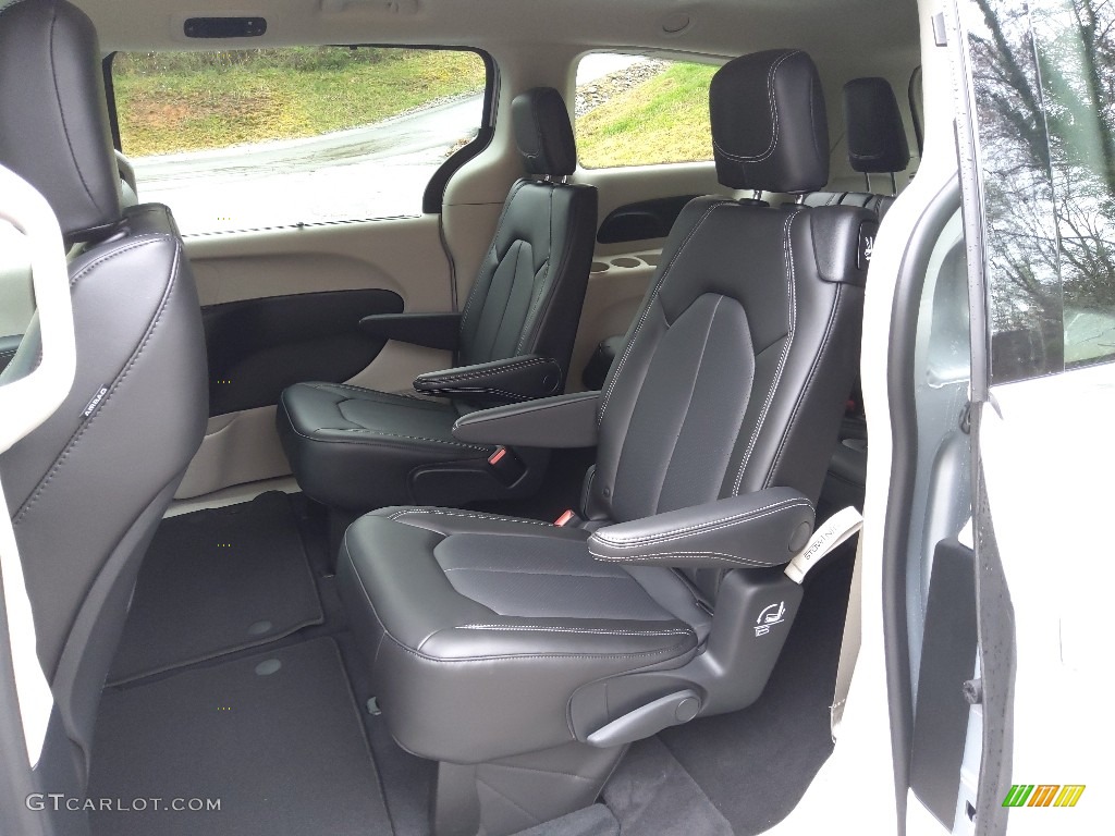 2023 Chrysler Pacifica Touring L Rear Seat Photo #145731781