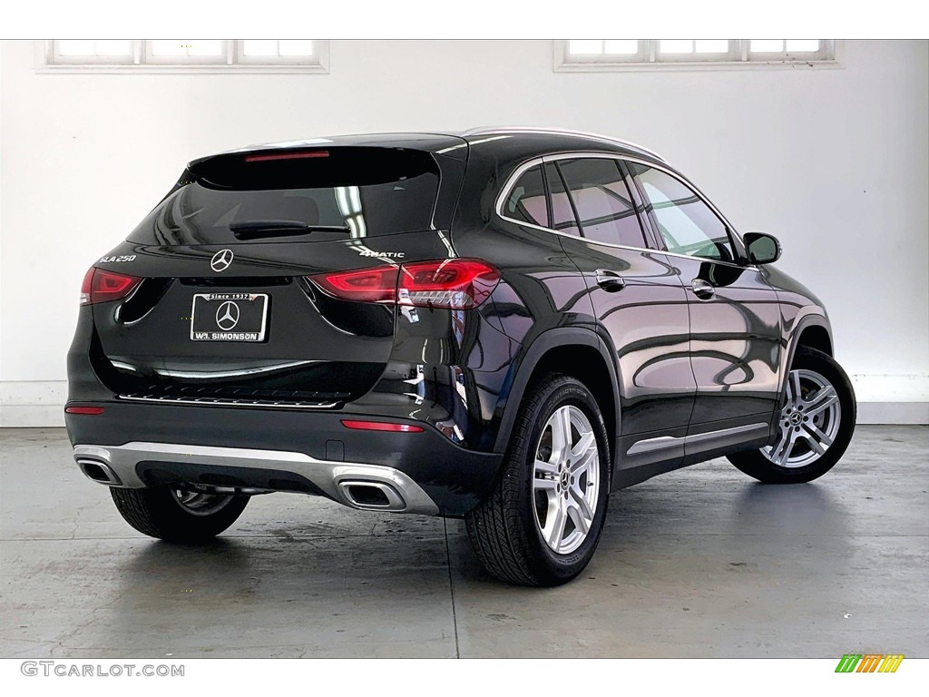 2021 GLA 250 4Matic - Night Black / Black photo #13