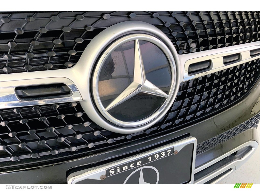 2021 GLA 250 4Matic - Night Black / Black photo #29