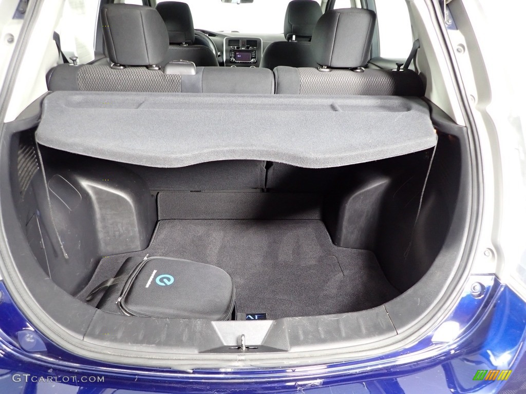 2017 Nissan LEAF S Trunk Photos