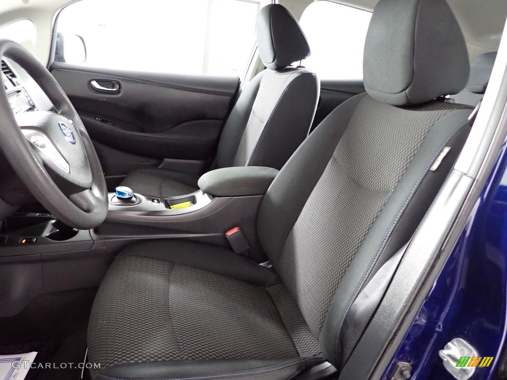 2017 Nissan LEAF S Front Seat Photo #145738117
