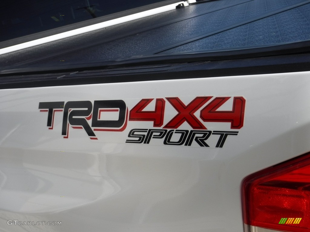 2020 Tundra TRD Sport CrewMax 4x4 - Super White / Graphite photo #10
