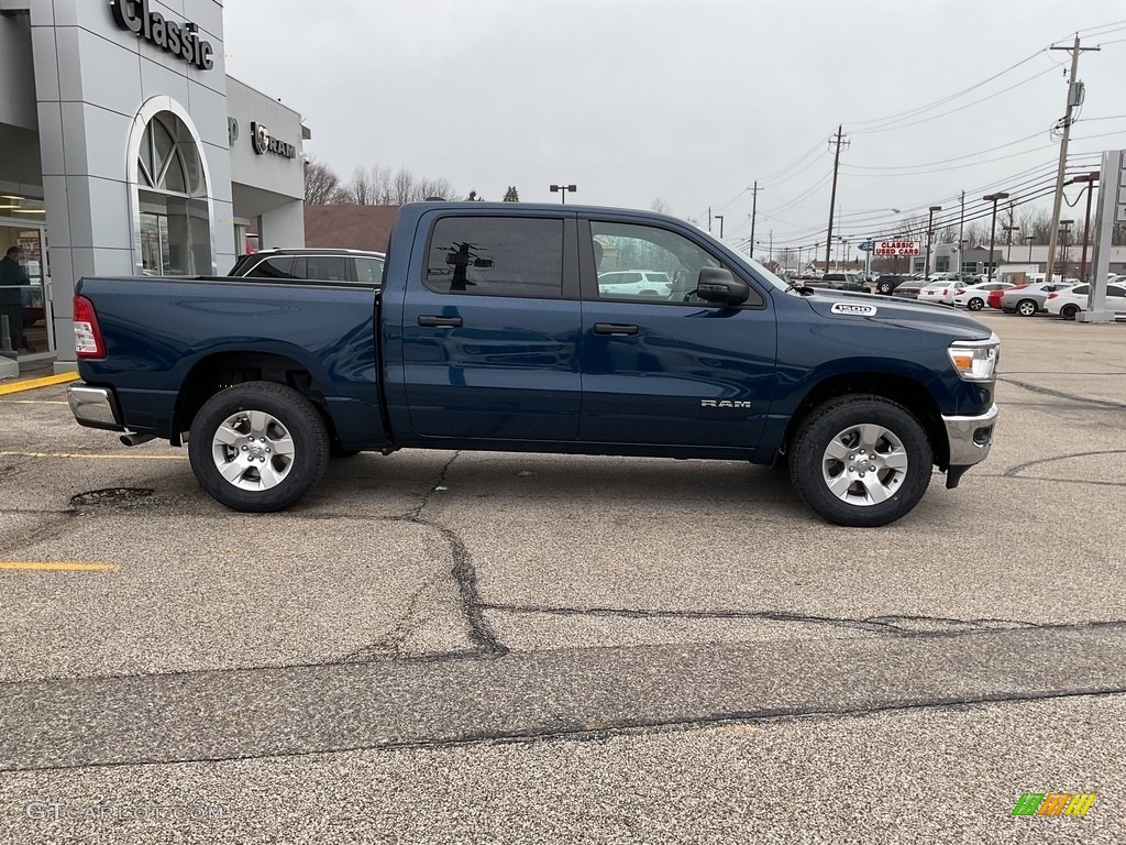 2023 1500 Big Horn Crew Cab 4x4 - Patriot Blue Pearl / Black photo #9