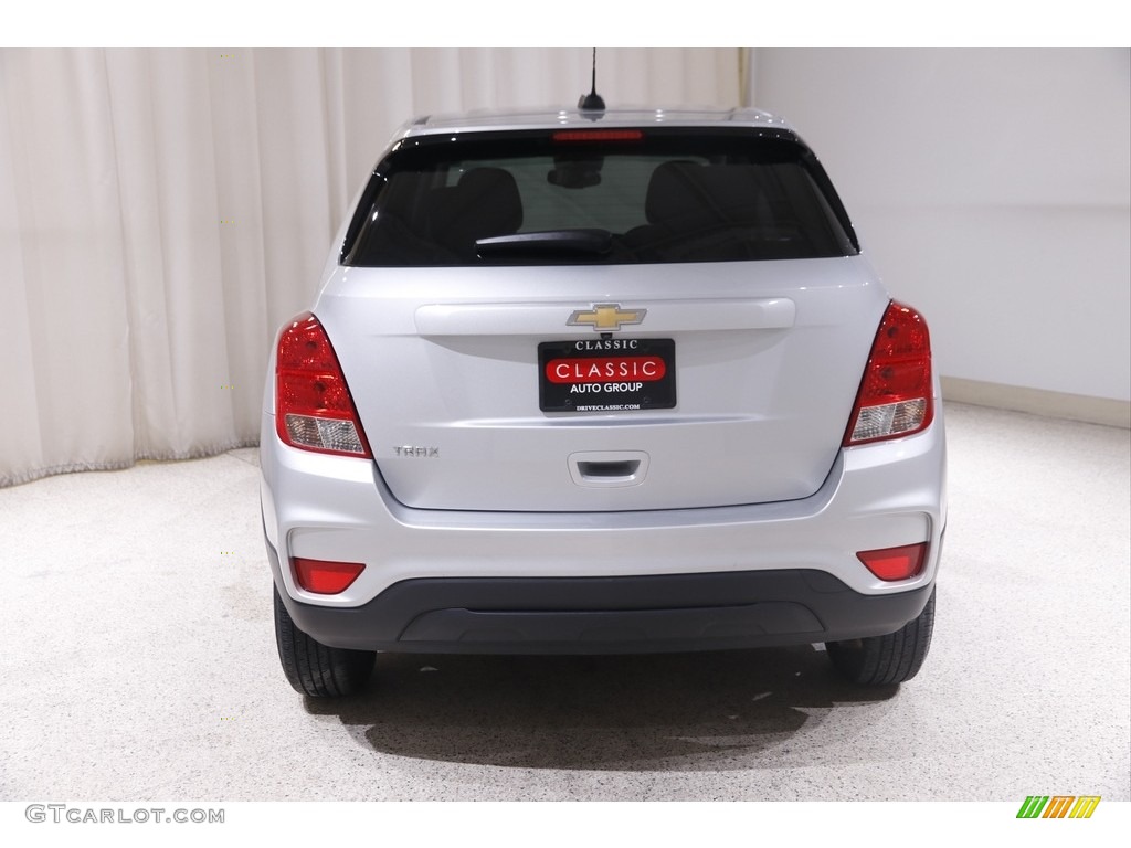 2020 Trax LS - Silver Ice Metallic / Jet Black photo #15