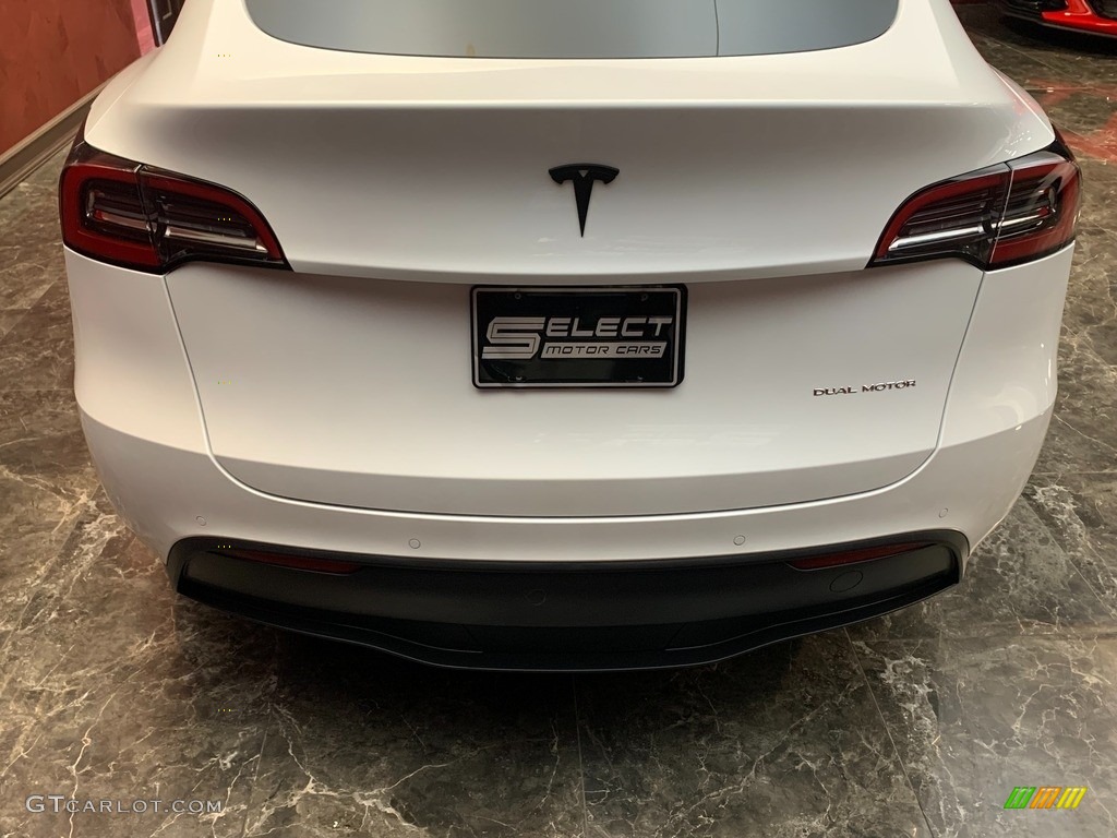 2022 Model Y Long Range AWD - Pearl White Multi-Coat / White/Black photo #6