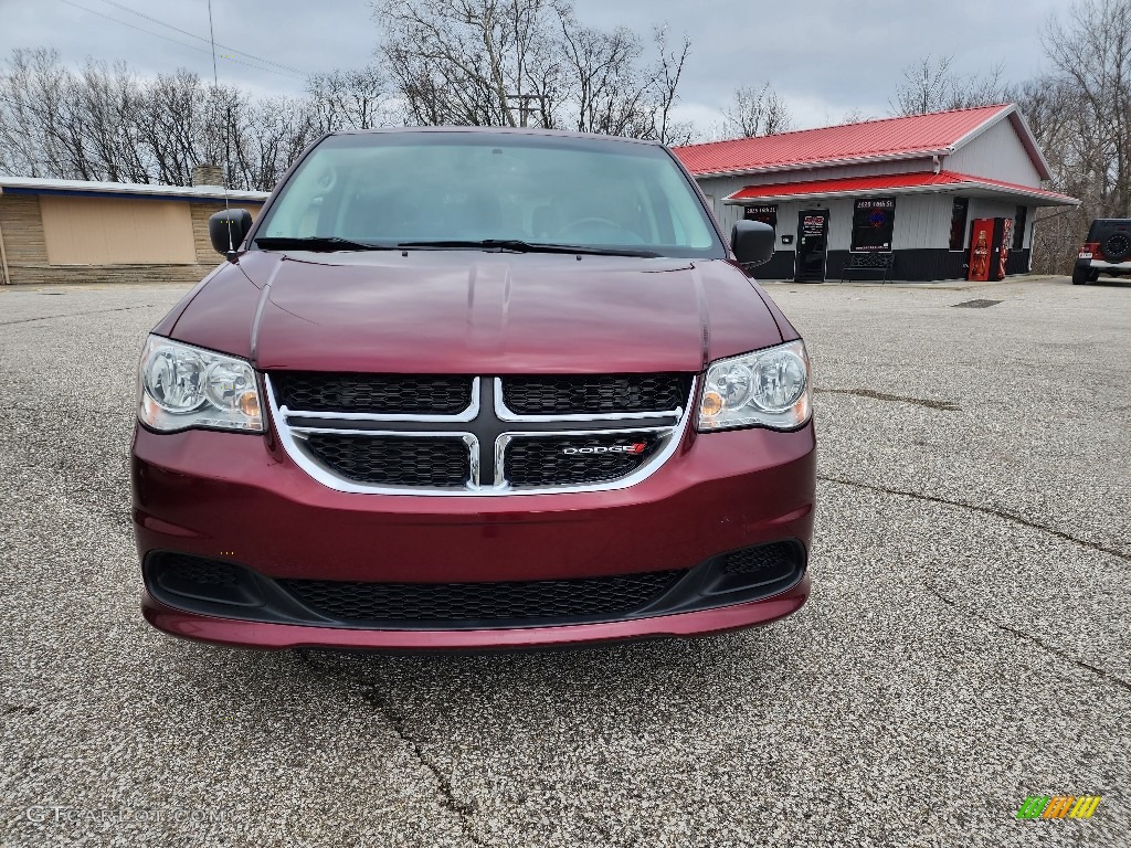 2017 Grand Caravan SE - Octane Red / Black/Light Graystone photo #3