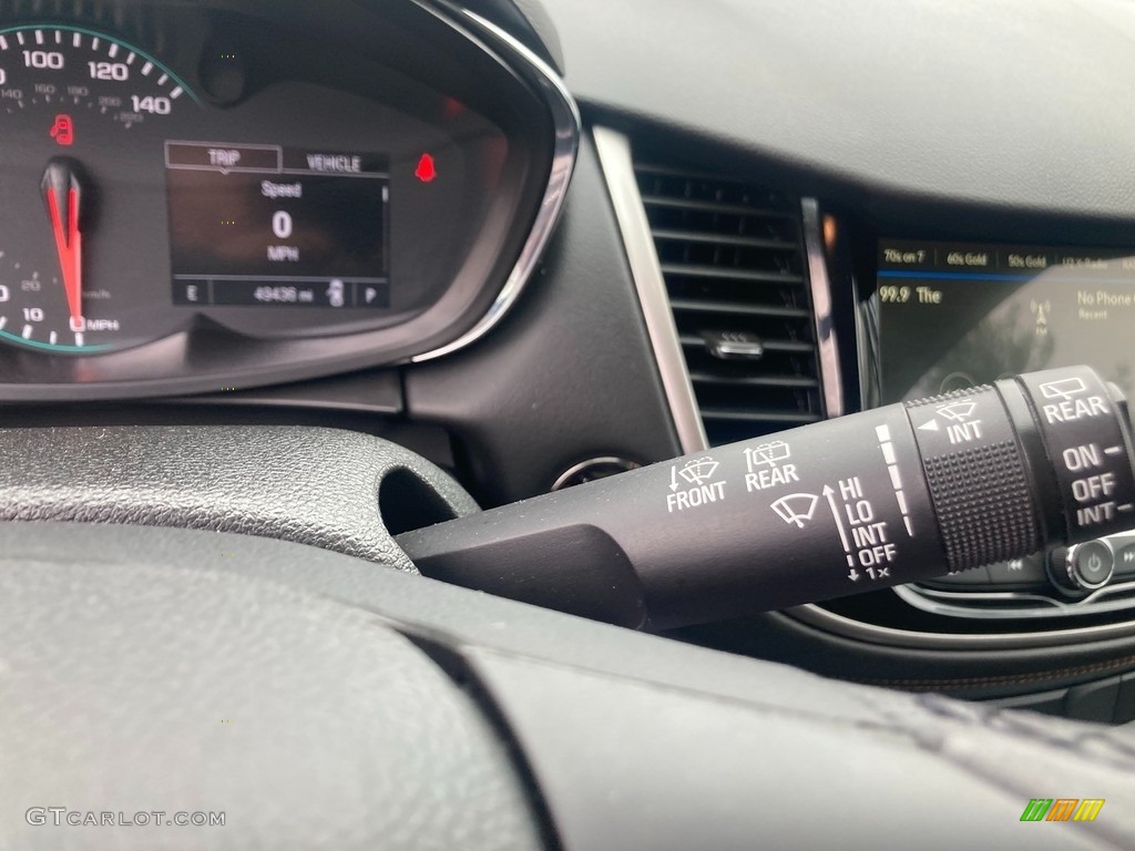 2019 Trax LT - Silver Ice Metallic / Jet Black/­Light Ash Gray photo #21