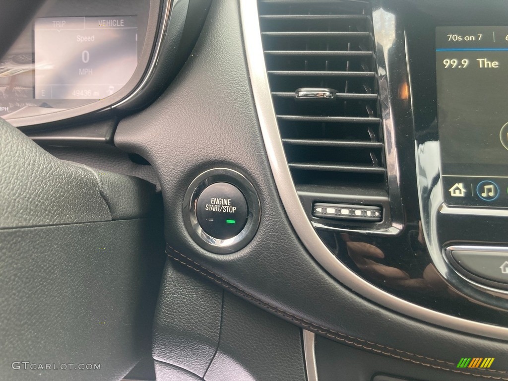 2019 Trax LT - Silver Ice Metallic / Jet Black/­Light Ash Gray photo #23