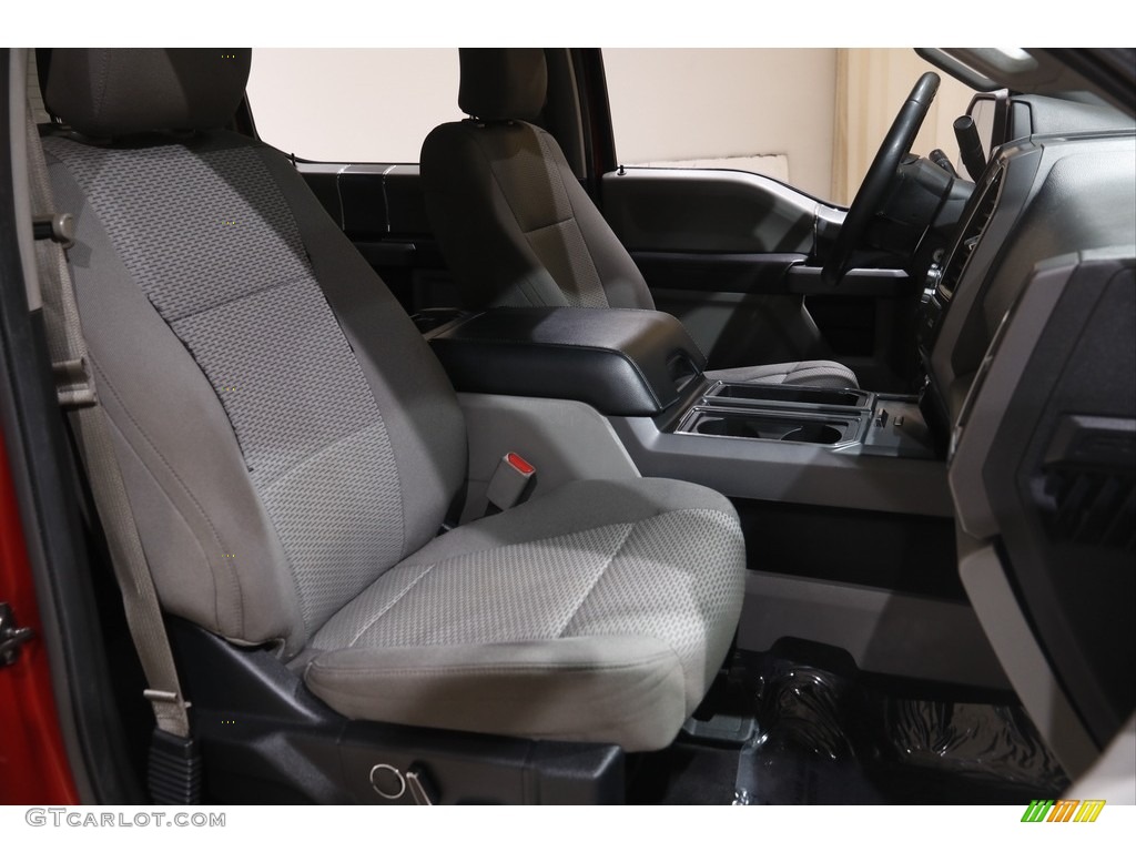 2017 F150 XLT SuperCrew 4x4 - Ruby Red / Earth Gray photo #18