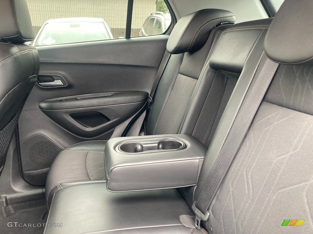 2019 Trax LT - Silver Ice Metallic / Jet Black/­Light Ash Gray photo #34