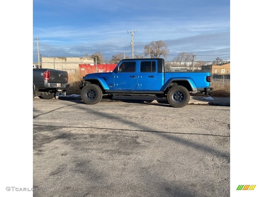 2022 Gladiator Willys 4x4 - Hydro Blue Pearl / Black photo #4