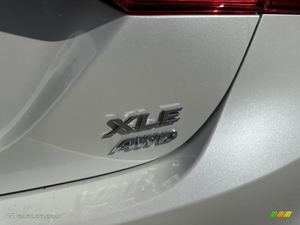 2023 Camry XLE AWD - Wind Chill Pearl / Black photo #11
