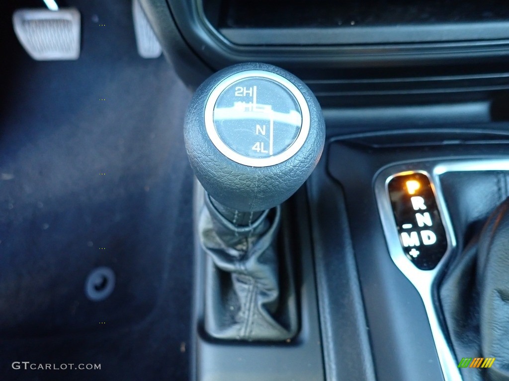 2023 Gladiator Sport 4x4 - Black / Black photo #17