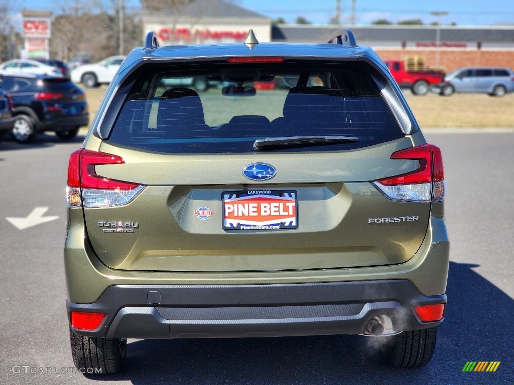 2023 Forester Premium - Autumn Green Metallic / Gray photo #5