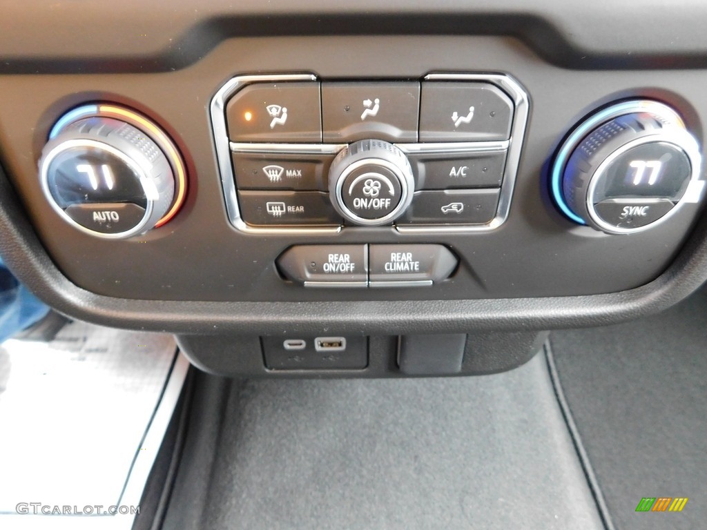 2023 Suburban LS 4WD - Black / Jet Black photo #34