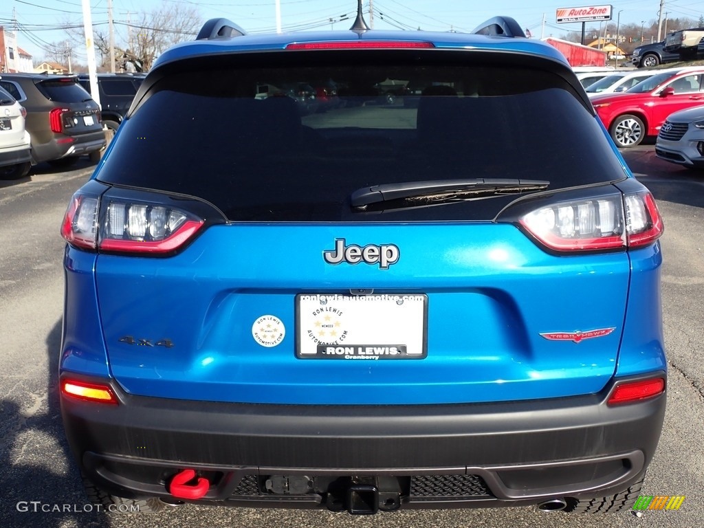 2022 Cherokee Trailhawk 4x4 - Hydro Blue Pearl / Black photo #4