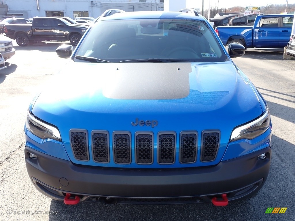 2022 Cherokee Trailhawk 4x4 - Hydro Blue Pearl / Black photo #9