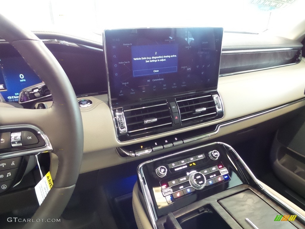 2022 Lincoln Navigator Reserve 4x4 Controls Photo #145752337