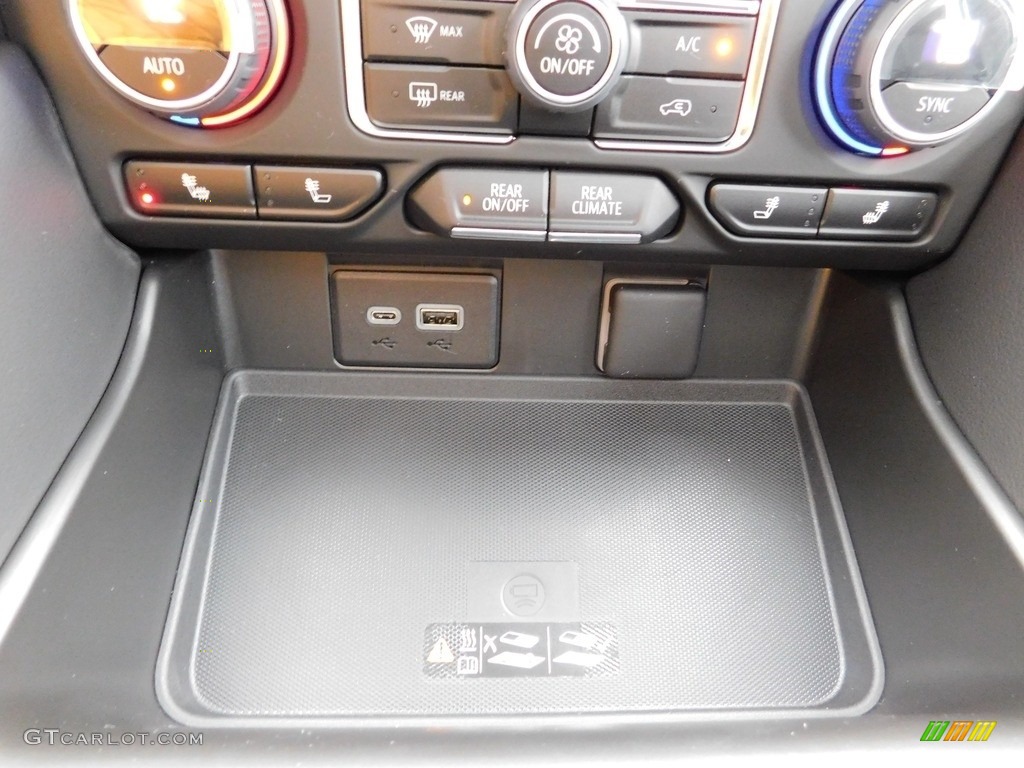 2023 Suburban RST 4WD - Black / Jet Black/Victory Red photo #35