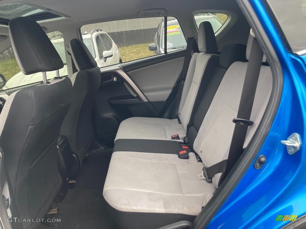 2018 RAV4 XLE - Electric Storm Blue / Black photo #17