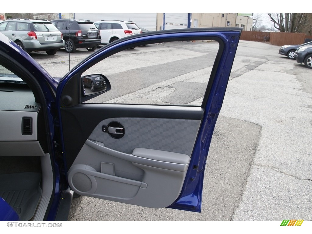 2005 Equinox LT AWD - Laser Blue Metallic / Light Gray photo #17