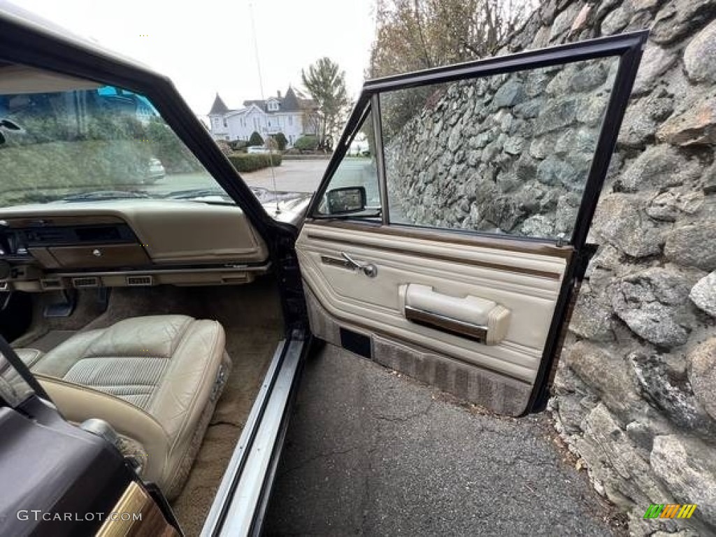 1989 Jeep Grand Wagoneer 4x4 Sand Door Panel Photo #145766619
