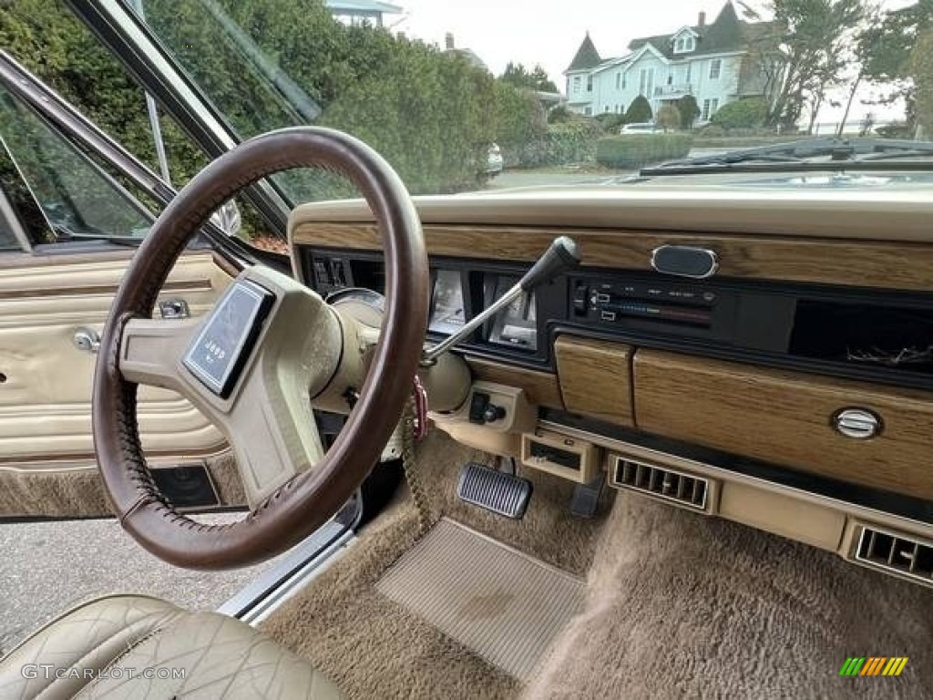 1989 Jeep Grand Wagoneer 4x4 Sand Dashboard Photo #145766643