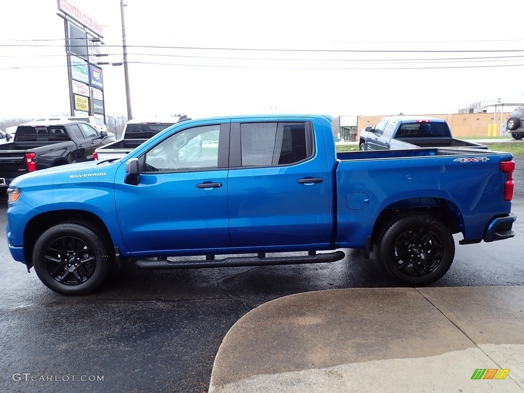 2023 Silverado 1500 Custom Crew Cab 4x4 - Glacier Blue Metallic / Jet Black photo #7