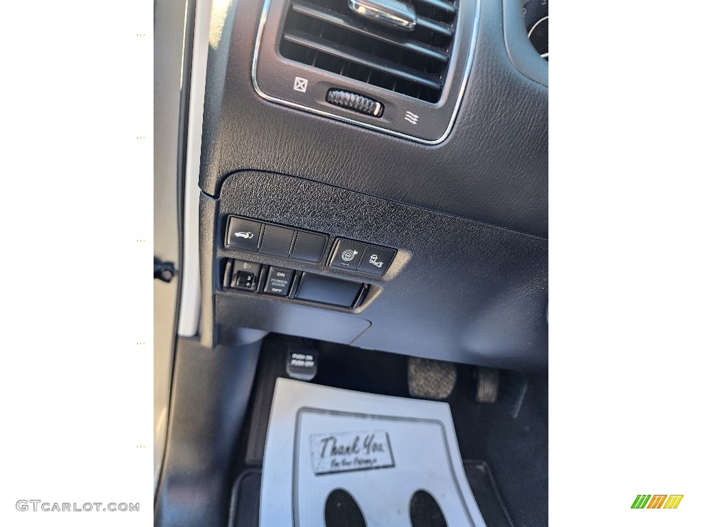 2017 Armada Platinum 4x4 - Gun Metallic / Charcoal photo #12
