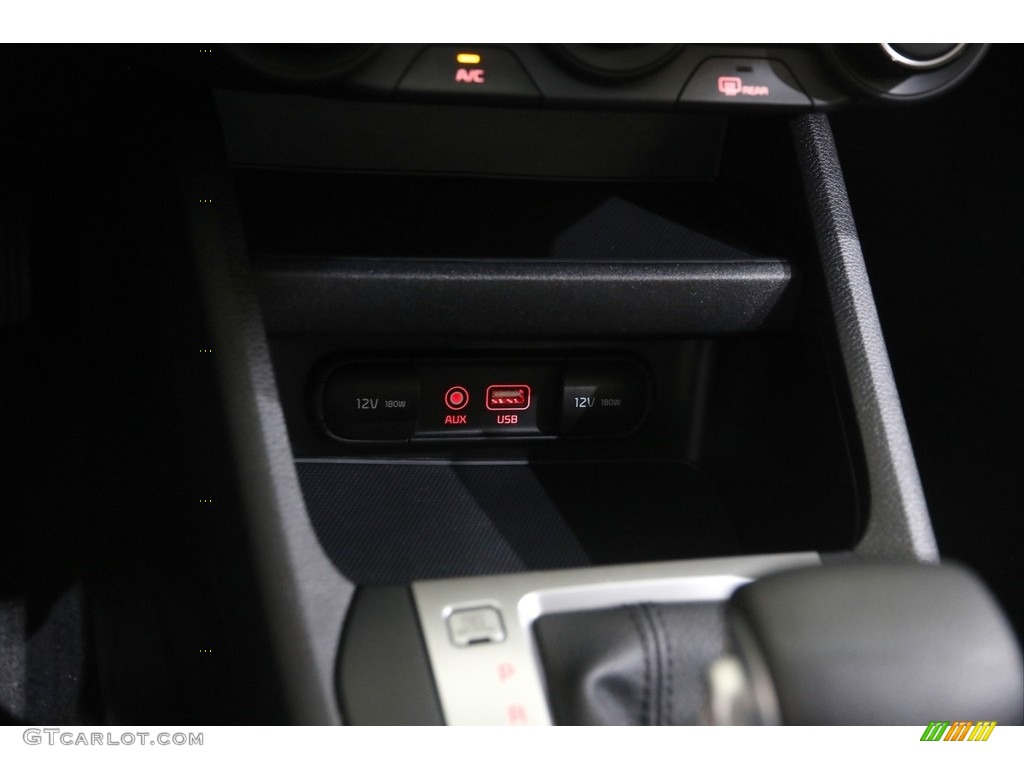 2021 Forte LXS - Clear White / Black photo #12