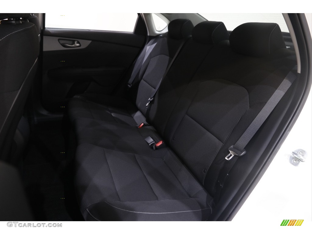 2021 Forte LXS - Clear White / Black photo #16