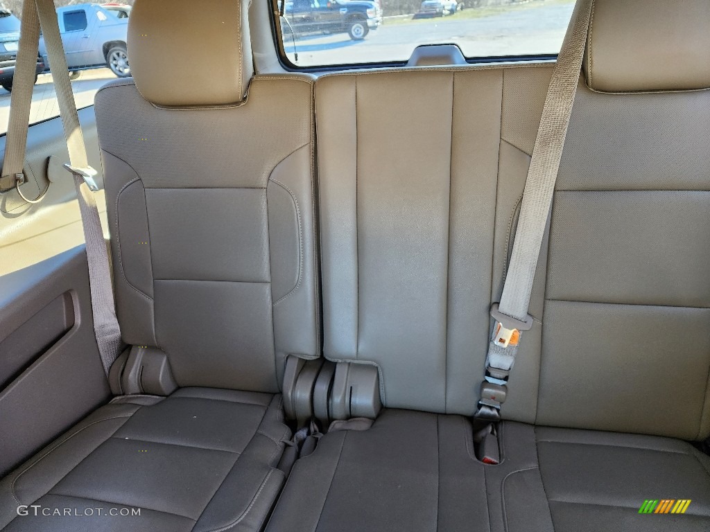 2015 Suburban LTZ 4WD - Summit White / Cocoa/Mahogany photo #26