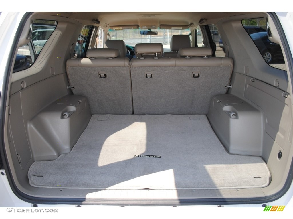 2007 4Runner SR5 4x4 - Natural White / Taupe photo #17