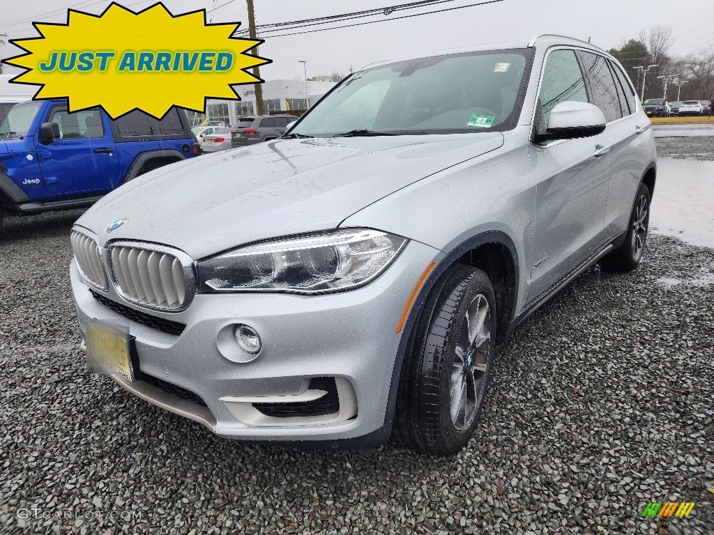 2018 X5 xDrive35i - Glacier Silver Metallic / Black photo #2