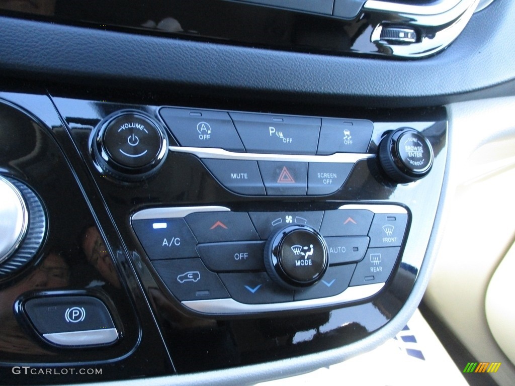 2020 Pacifica Touring L - Ocean Blue Metallic / Alloy/Black photo #24