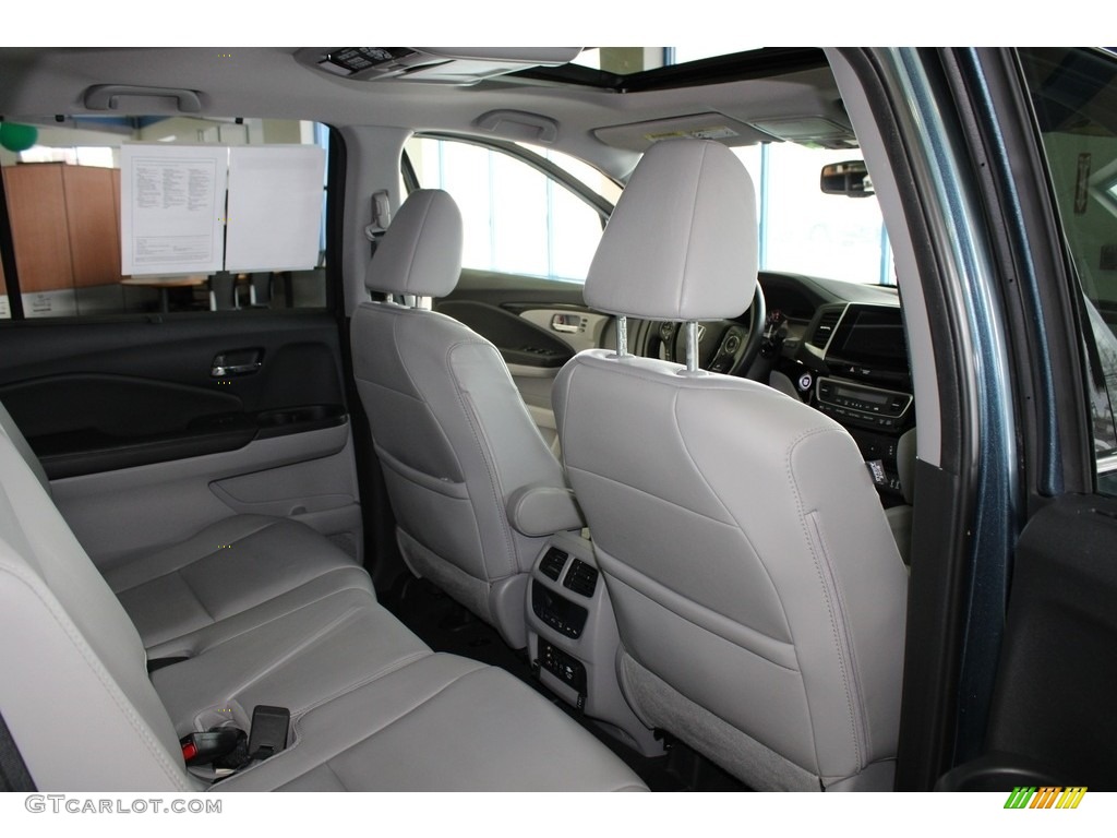 Gray Interior 2016 Honda Pilot Touring AWD Photo #145778689