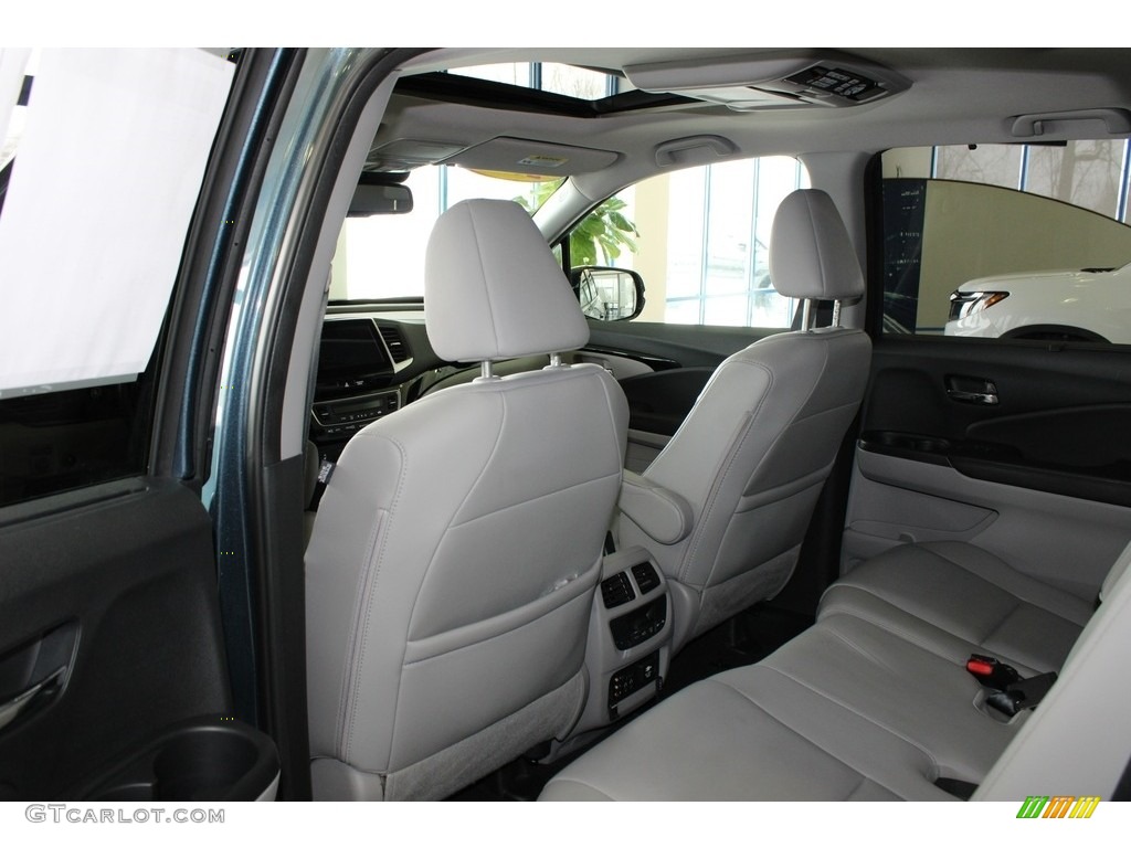 Gray Interior 2016 Honda Pilot Touring AWD Photo #145778740