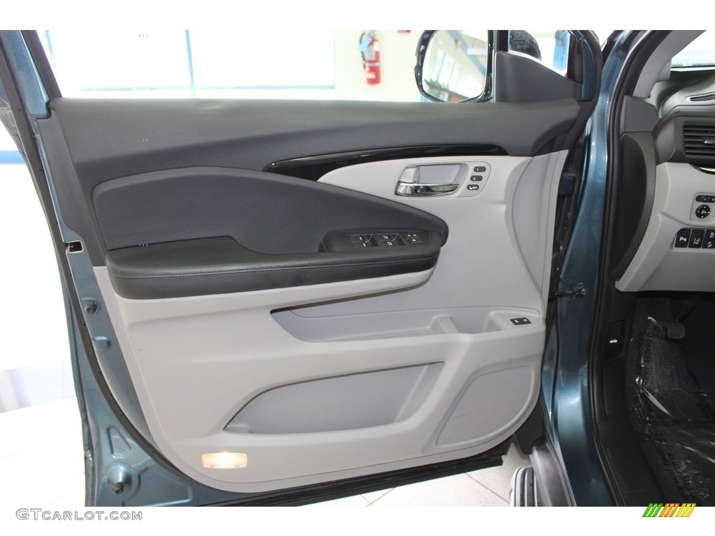 2016 Pilot Touring AWD - Steel Sapphire Metallic / Gray photo #27