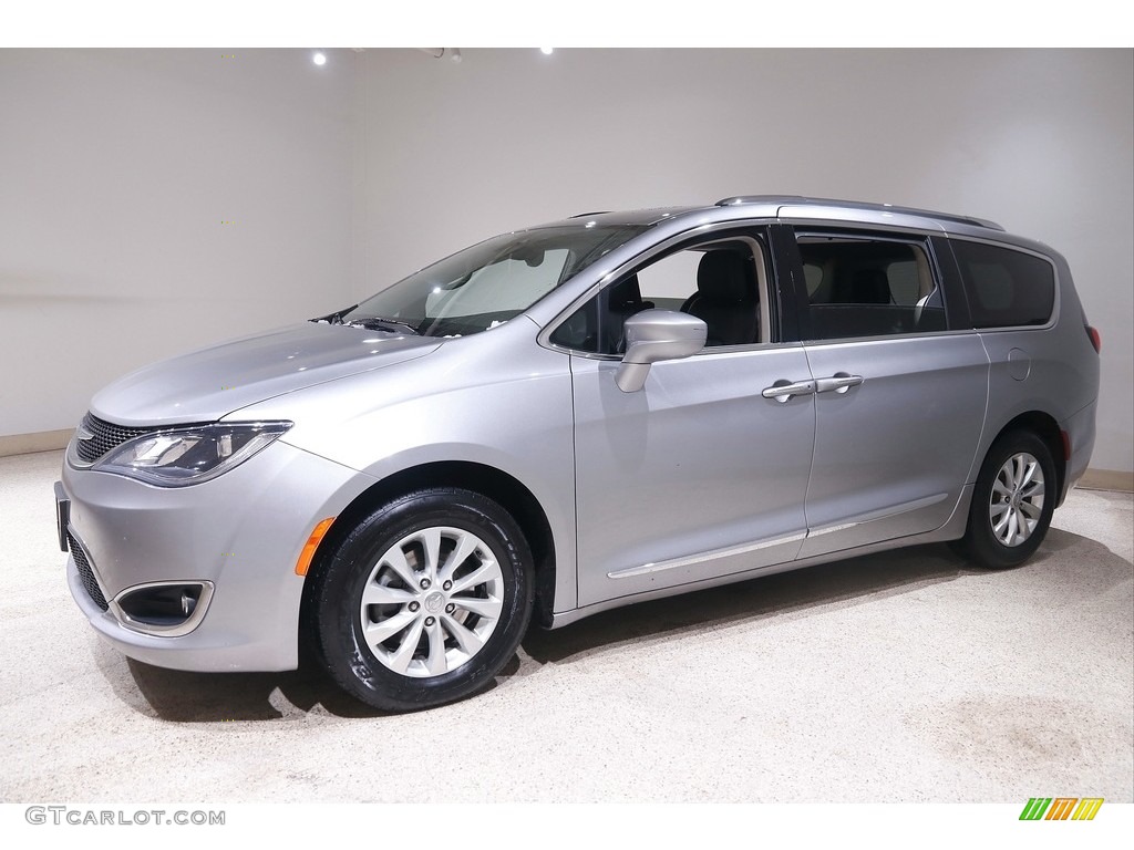 2018 Chrysler Pacifica Touring L Plus Exterior Photos