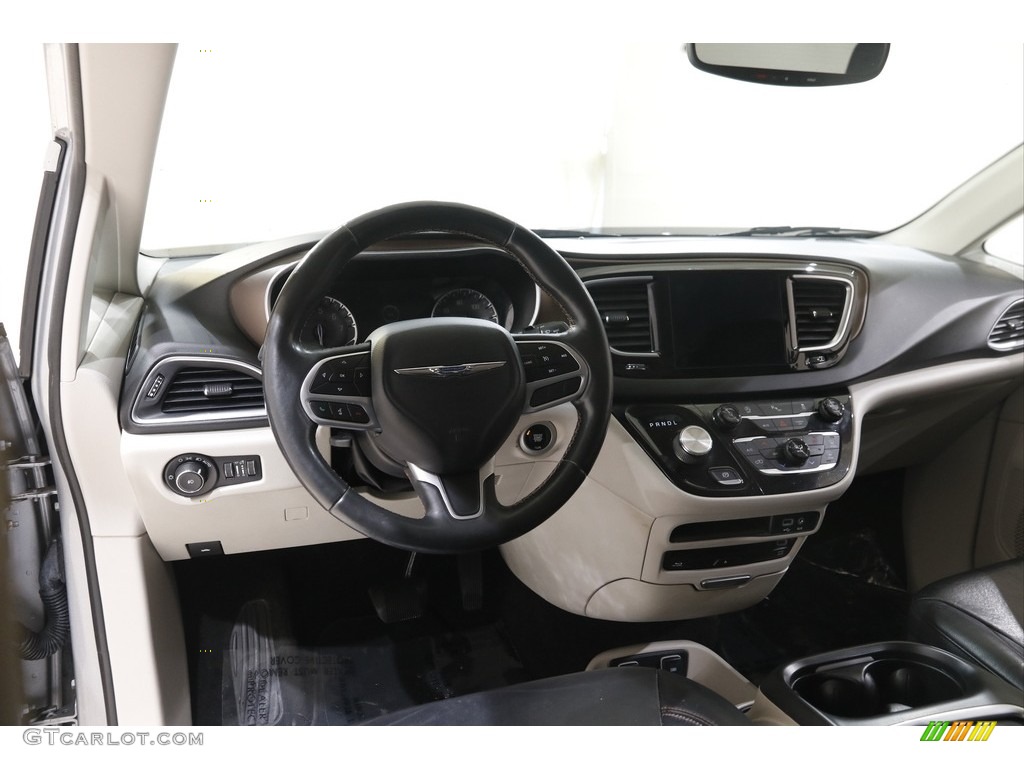 2018 Pacifica Touring L Plus - Billet Silver Metallic / Black/Alloy photo #6