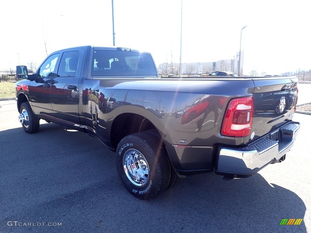 2023 3500 Tradesman Crew Cab 4x4 - Granite Crystal Metallic / Black photo #3