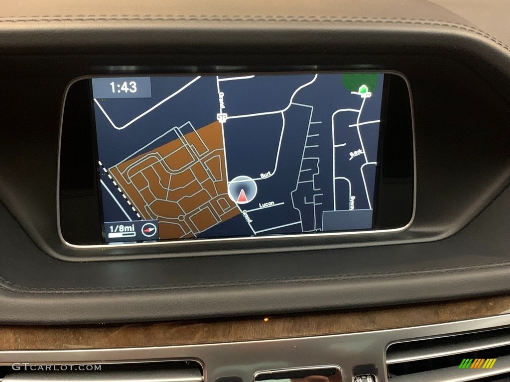 2015 Mercedes-Benz E 400 4Matic Sedan Navigation Photos