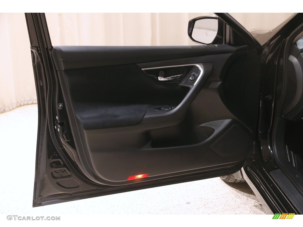 2014 Altima 2.5 SV - Super Black / Charcoal photo #4