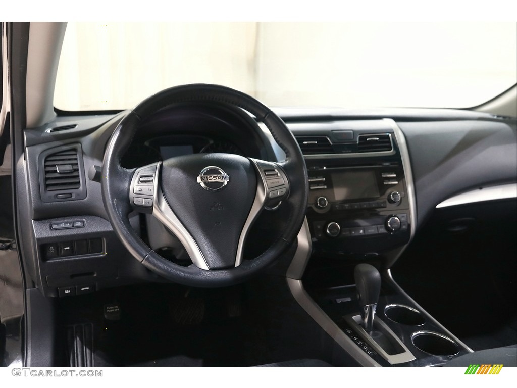 2014 Altima 2.5 SV - Super Black / Charcoal photo #6