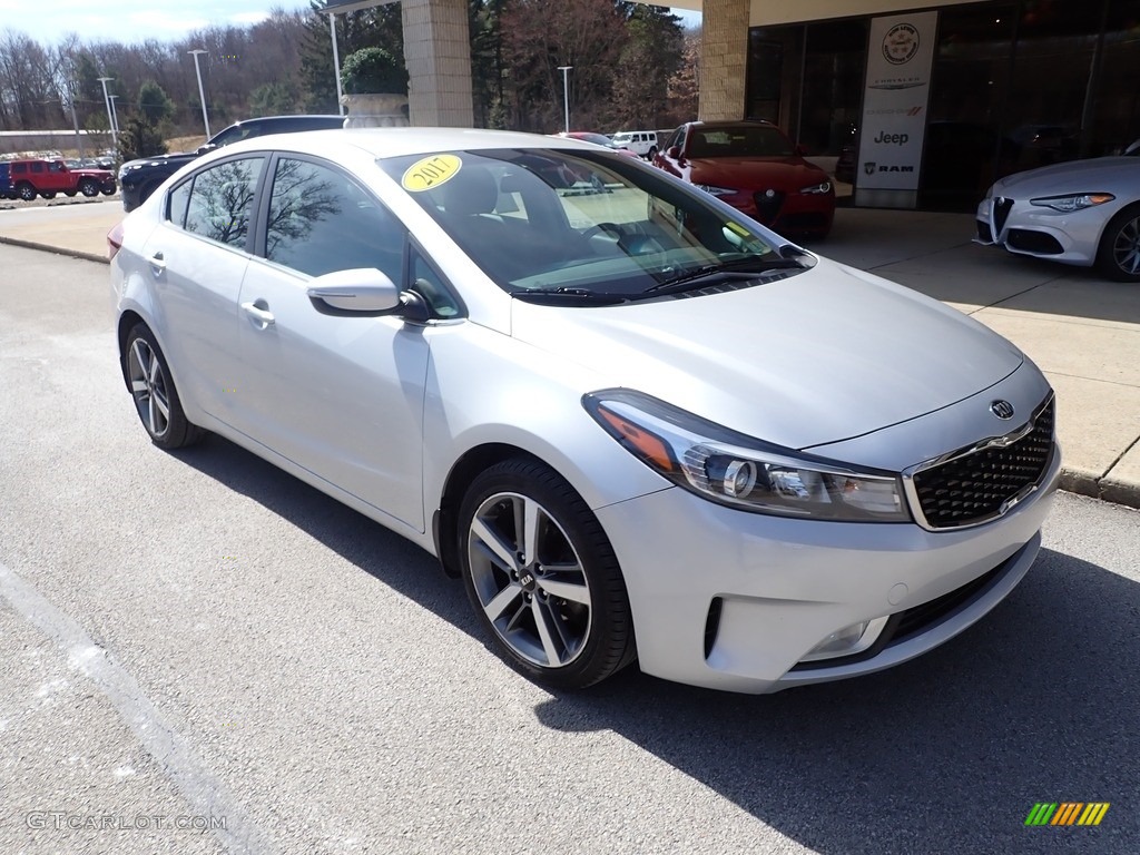Silky Silver 2017 Kia Forte EX Exterior Photo #145787038