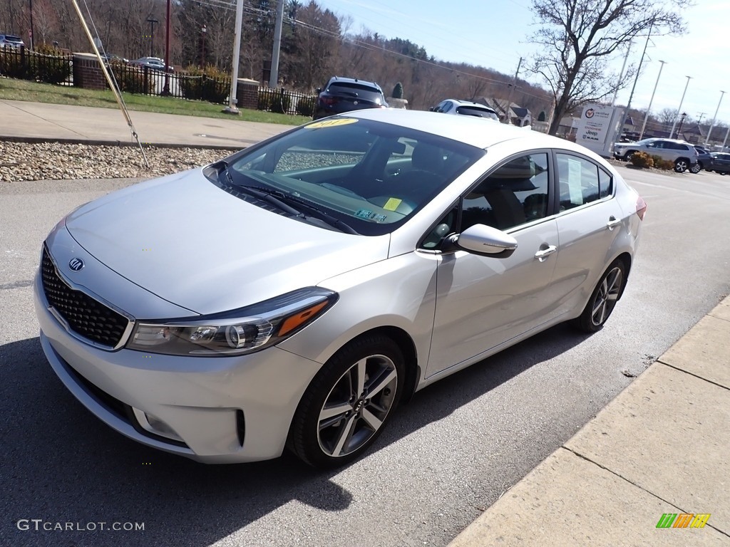 Silky Silver 2017 Kia Forte EX Exterior Photo #145787098