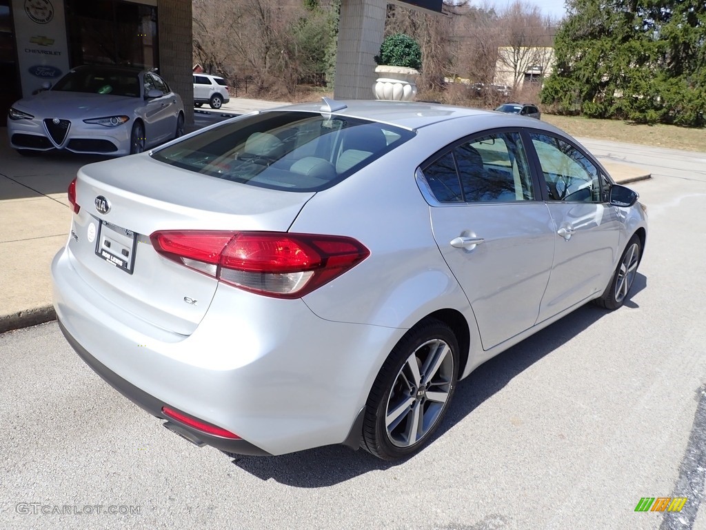 2017 Forte EX - Silky Silver / Black photo #8