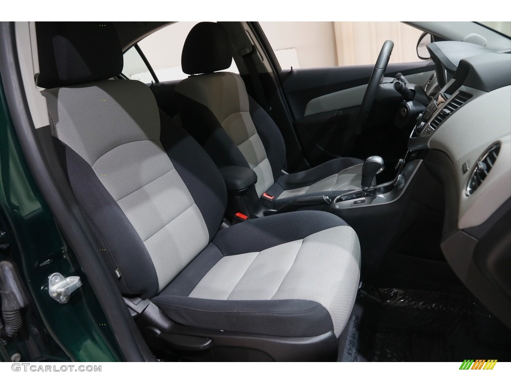2014 Cruze LS - Rainforest Green Metallic / Jet Black/Medium Titanium photo #12